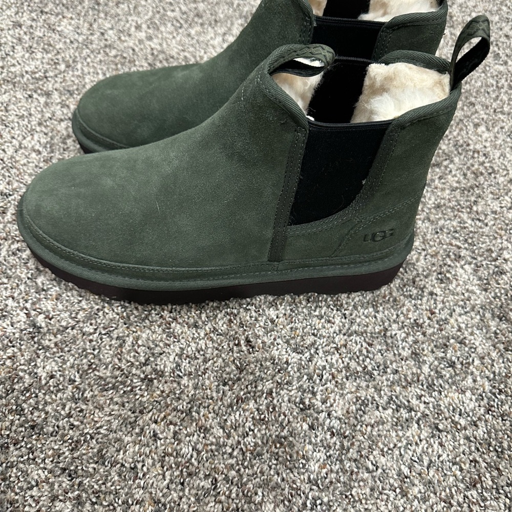 UGG Men's Neumel Chelsea Boot- forest nights size 9
